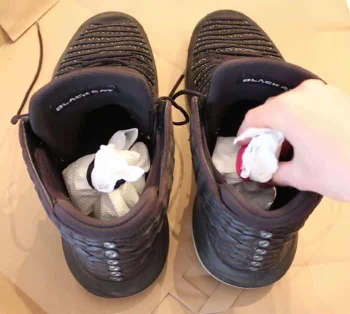 How to Clean Stinky Shoes