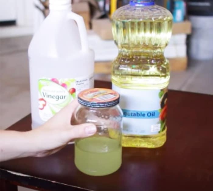 Use Vinegar and Cooking Oil To Fix Scratches - Tips and Hacks To Remove Furniture Scratches