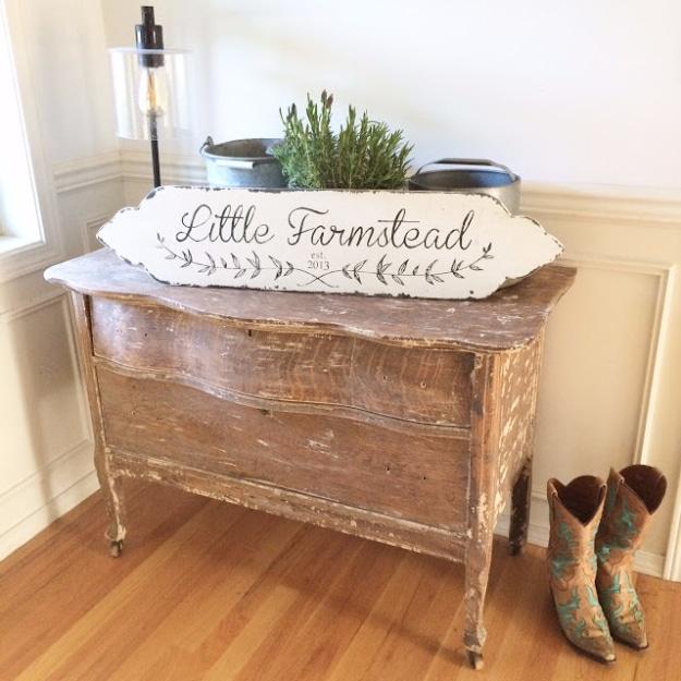 Vintage Style DIY Farmhouse Style Decor Ideas - Custom Vintage Farmhouse Style Sign - Rustic Ideas for Furniture, Paint Colors, Farm House Decoration for Living Room, Kitchen and B