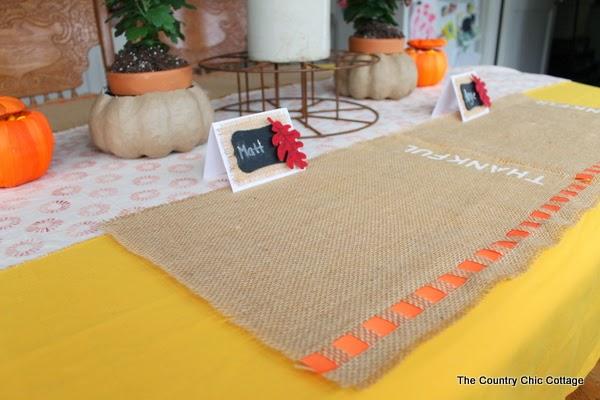 DIY Burlap Placemats, a project worth trying this weekend and an idea that is easy to recreate at home