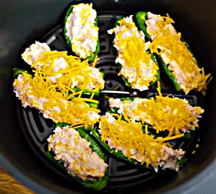 How to make chicken and cheese jalapeno poppers in the air fryer