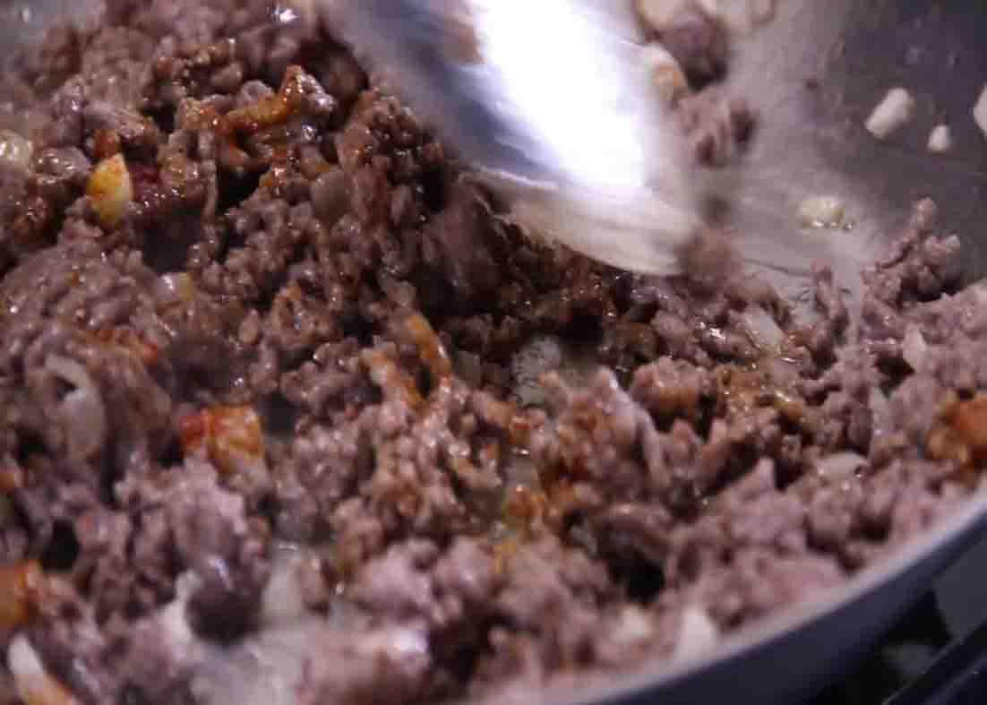 Cooking the beef mixture for the potato beef cakes recipe