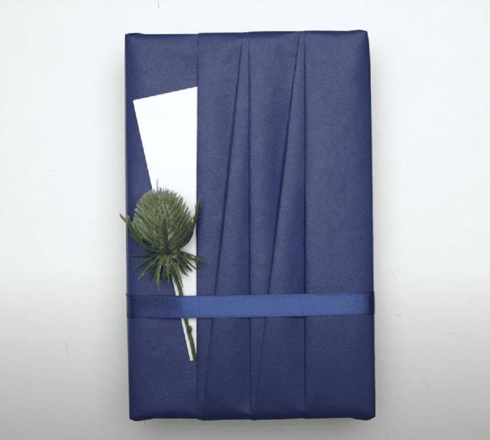 How to Wrap Gifts with Pleats