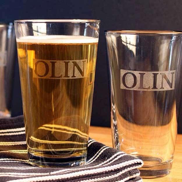 Awesome Crafts for Men and Manly DIY Project Ideas Guys Love - Fun Gifts, Manly Decor, Games and Gear. Tutorials for Creative Projects to Make This Weekend | DIY Etched Glass #diy