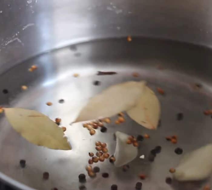 Easy Dill Pickle Ingredients