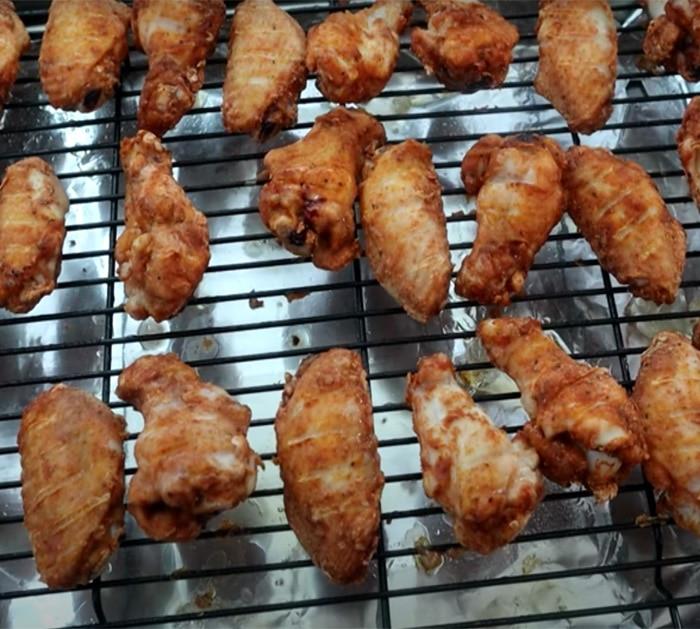 how to make hooters daytona chicken wings in the oven