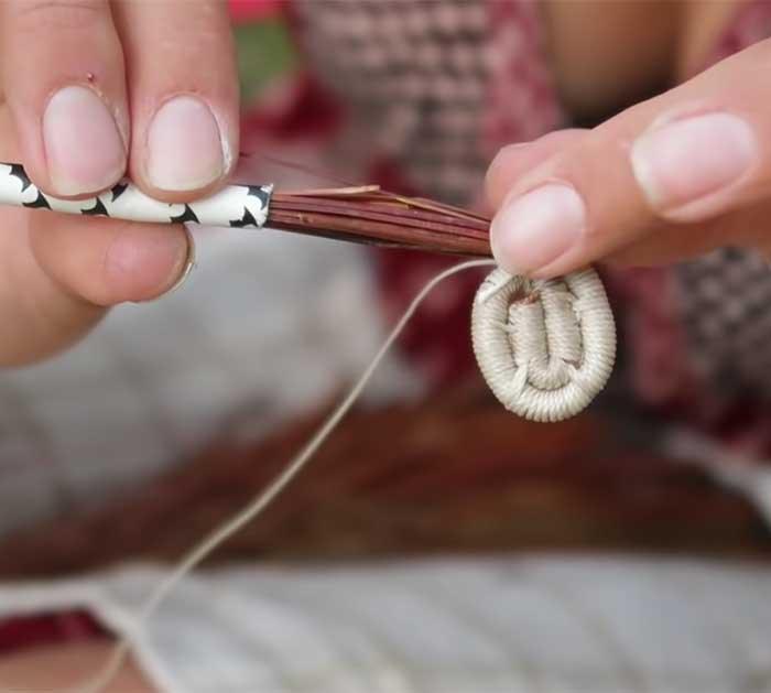 Pine Needle Basket Weaving - Basket Tutorial