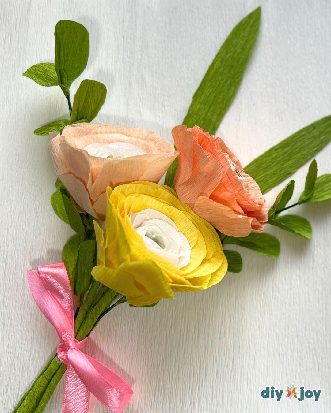 Paper Ranunculus — diy paper ranunculus