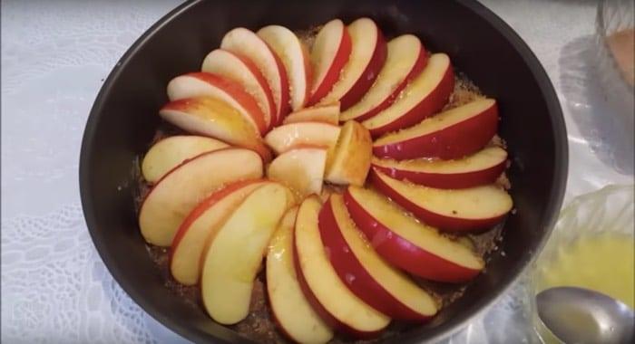 DIY Apple Upside Down Cake Recipe