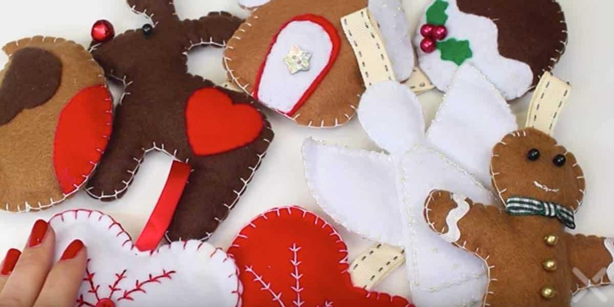 What She Makes With Felt Is Simply Irresistible For Trees, Gifts And Present Toppers!