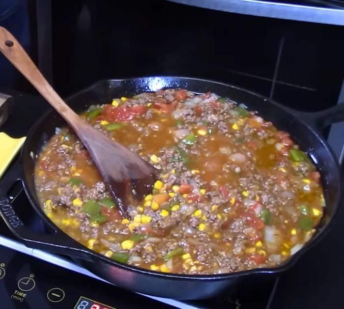 Ground Beef and Cornbread Casserole Recipe