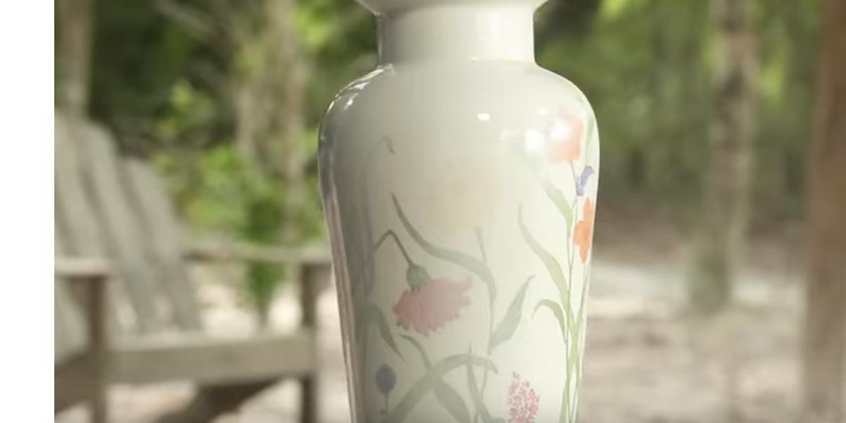 They Repurpose An Ugly Old Lamp Into a Charming Rustic Chic One (WATCH!)…