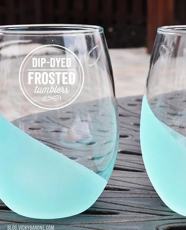 Dip Dyed Frosted Tumblers, simple enough for a first try at the craft and warmth that a plain corner was missing