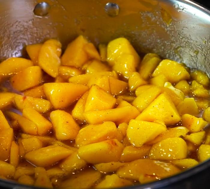 Use Real Peach To Make Peach Cobbler - NY Style Cheesecake