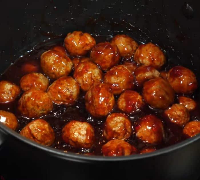 How to Make Grape Jelly and Barbecue Meatballs
