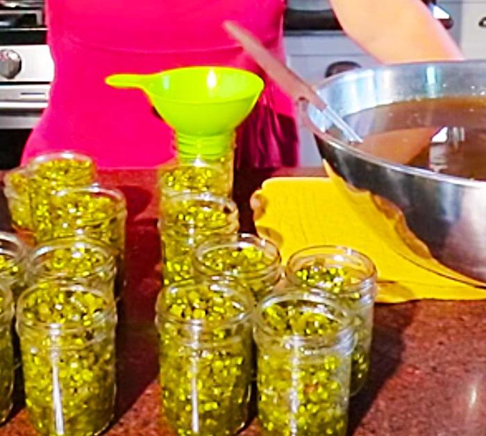 Use Mason Jars To Can Jalapeno Cowboy Candy