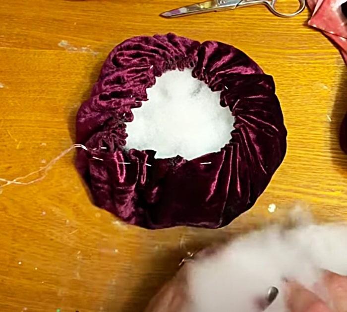 DIY Decorative Pumpkin - Velvet Pumpkin _ DIY Fall Ideas