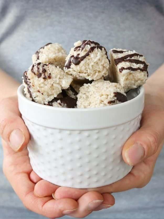 Keto Fat Bombs and Best Ketogenic Recipe Ideas to Make At Home - Coconut oil Fat Bombs - Easy Recipes With Peanut Butter, Cream Cheese, Chocolate, Coconut Oil, Coffee low carb fat