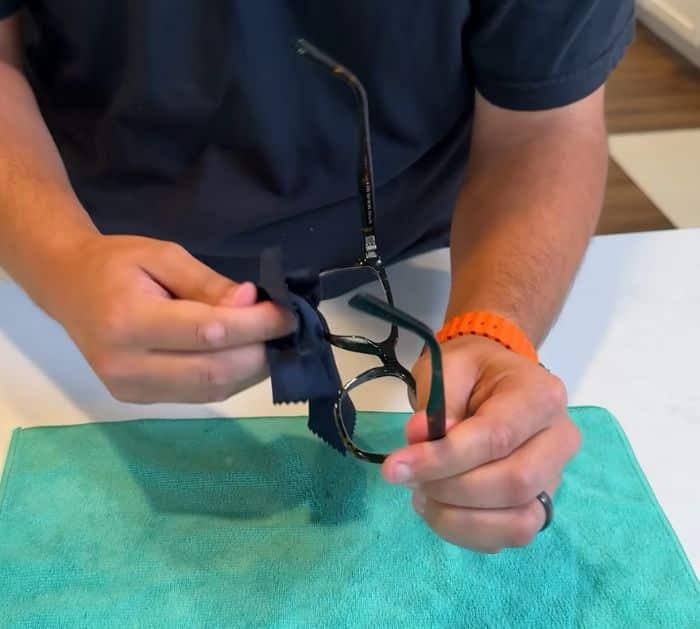 How to Clean Your Glasses