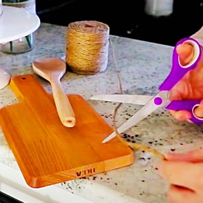 Home Depot DIY - DIY Kitchen Decor - Easy Towel Rail Hacks