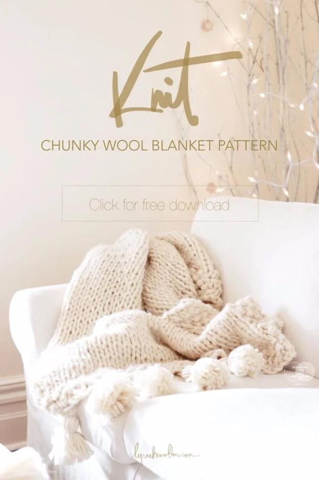 A chunky wool blanket knit in giant stitches for a fast cozy handmade throw gift for the whole family