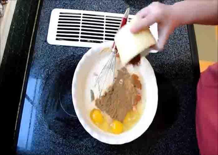 Making the pumpkin pie dump cake batter