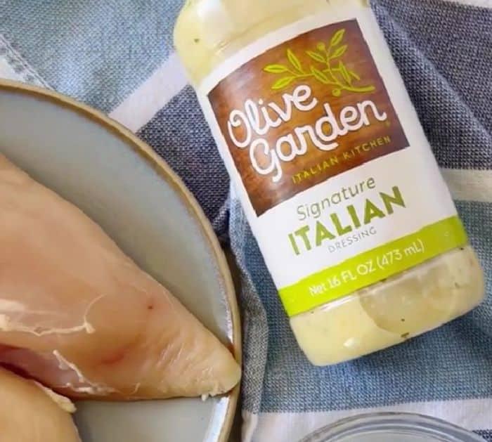 Easy Olive Garden Crockpot Chicken & Pasta Recipe