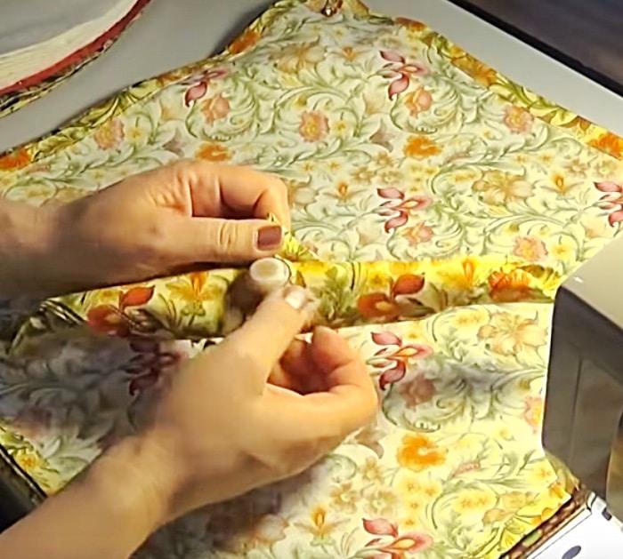 How to make napkins with a perfect easy mitered corner detail
