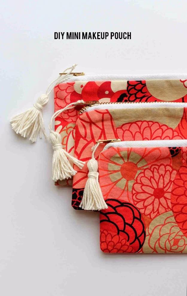 DIY Mini Make Up Pouch, an easy way to make a gift feel more personal and a favorite worth repeating