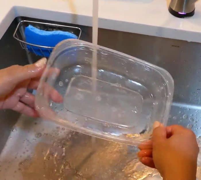Easy Greasy Plastic Containers Cleaning Hack