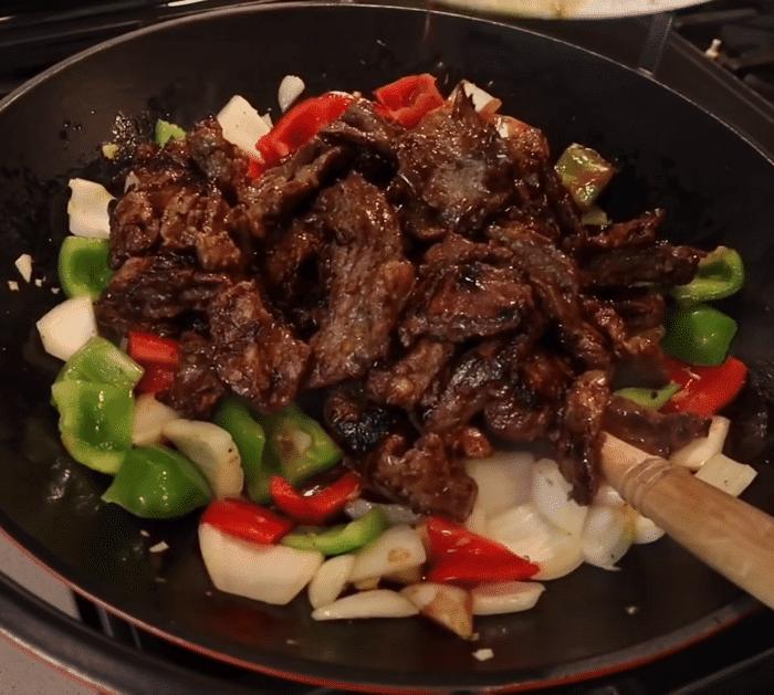 Super Easy Pepper Steak Recipe Instructions