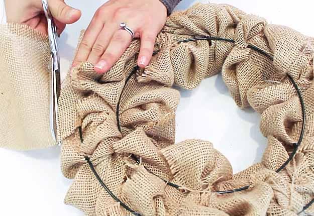 Cheap DIY Crafts for the Home | DIY Rustic Home Decor Ideas | How to Make a Burlap Wreath Tutorial | DIY Projects & Crafts by Sueeye at