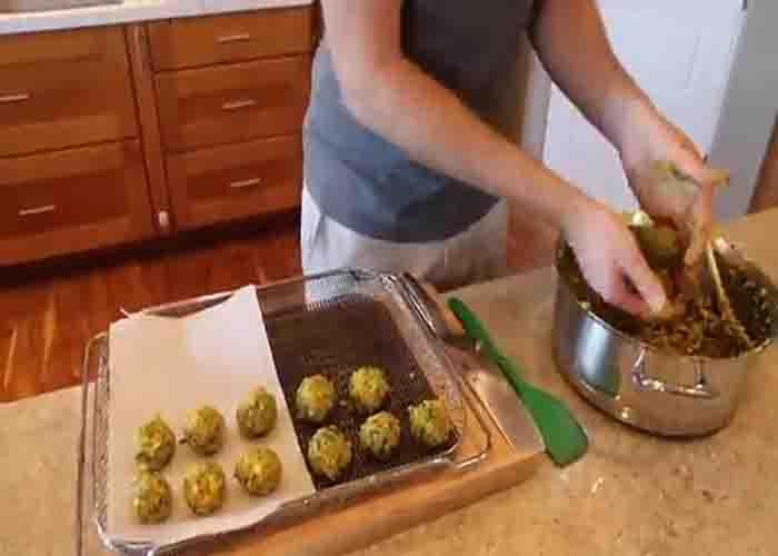Making the IKEA veggie balls