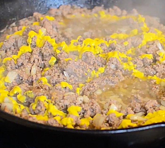 Try making these delicious Bacon Cheeseburger Sliders For the kids tonight