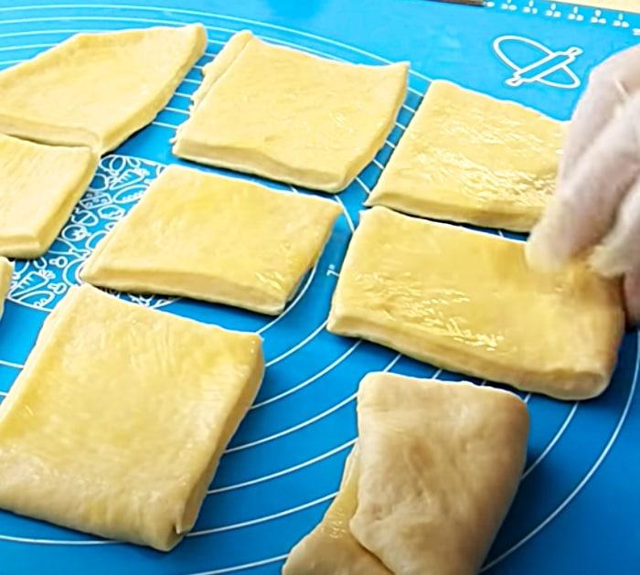 Homemade Roll Recipe - How To Make Parker House Rolls - Slider Recipes