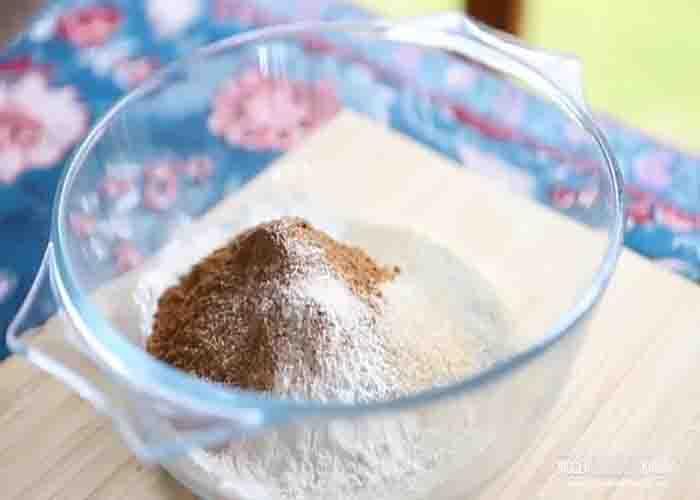 Making the cinnamon streusel for the muffins