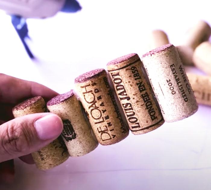 How To Recycle Old Wine Corks Into Art | DIY Crafts