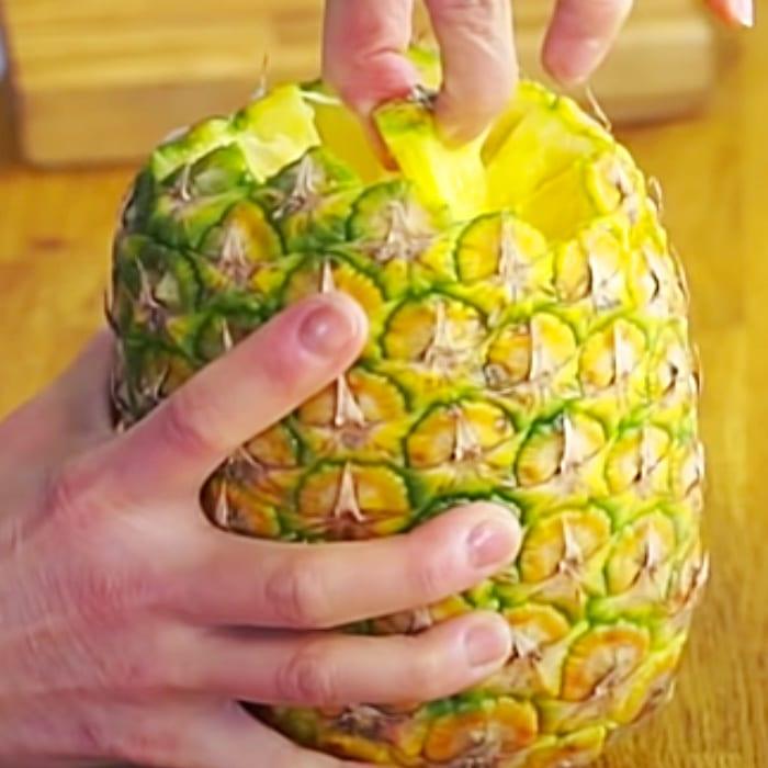 Easy Way To Eat Pineapple - How To Cut And Eat Pineapple - Fruit Cutting Ideas