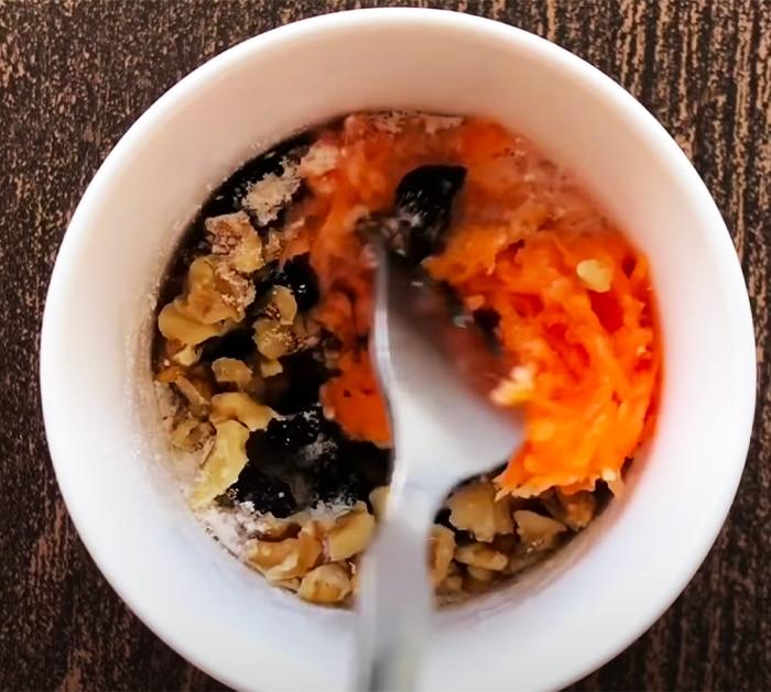 How To Make Carrot Mug Cake - Easy 1 minute Recipes