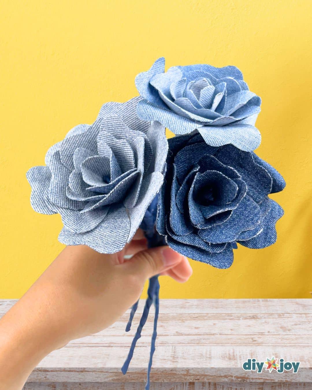 Homemade Denim Roses From Old Jeans — denim roses diy