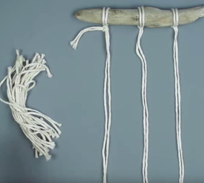 Make a 70s Macrame Wall Hanging