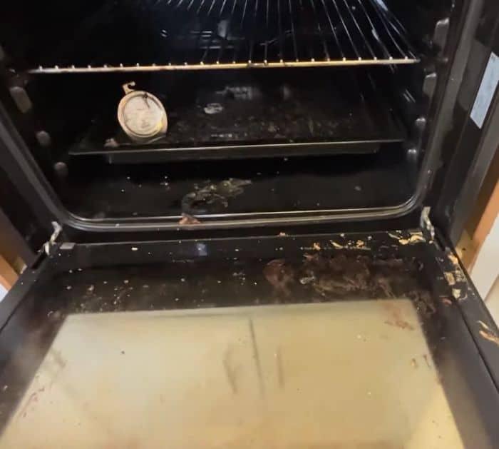 Easy Oven Buildup Cleaning Hack