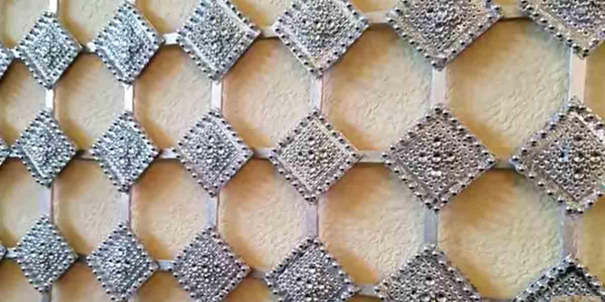 She Creates An Incredible Piece of Art And You Won’t Believe What She Used!