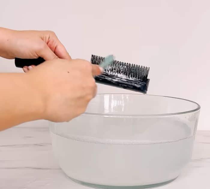 How to Clean Hair Brushes