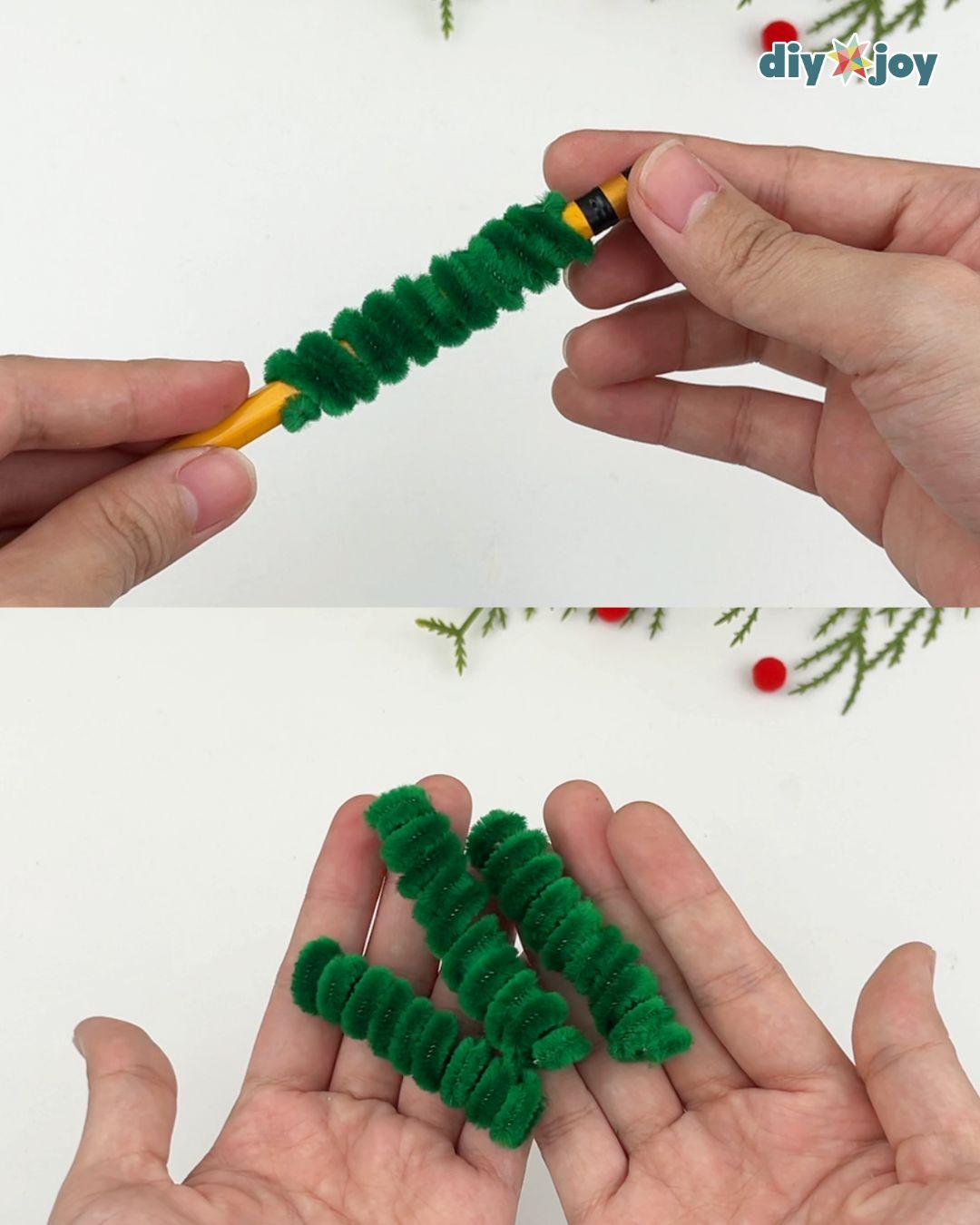 Homemade Christmas Ornament Pipe Cleaners — twisting