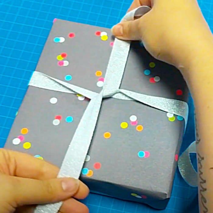How To Tie A Ribbon On A Gift - Gift Wrapping Ideas - Gift Bow Ideas