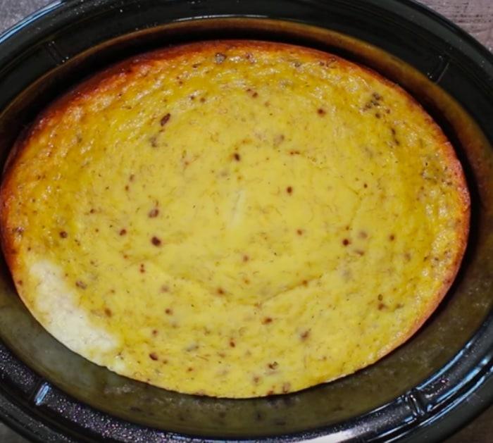 Make a banana cake in the crockpot