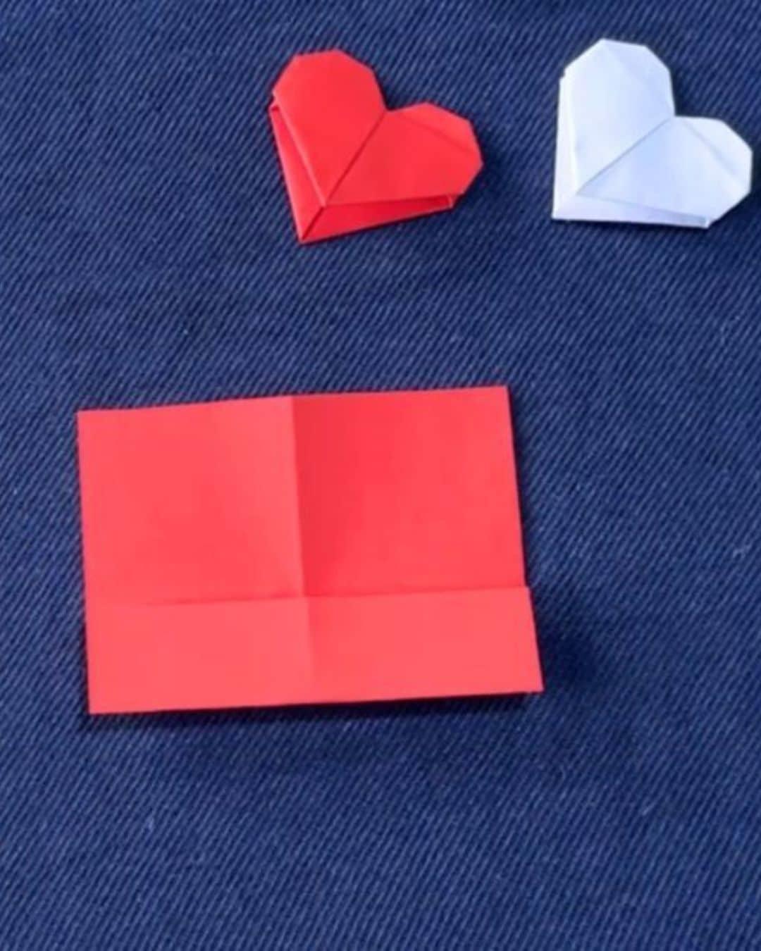 Origami Heart Bookmark — handmade bookmark project