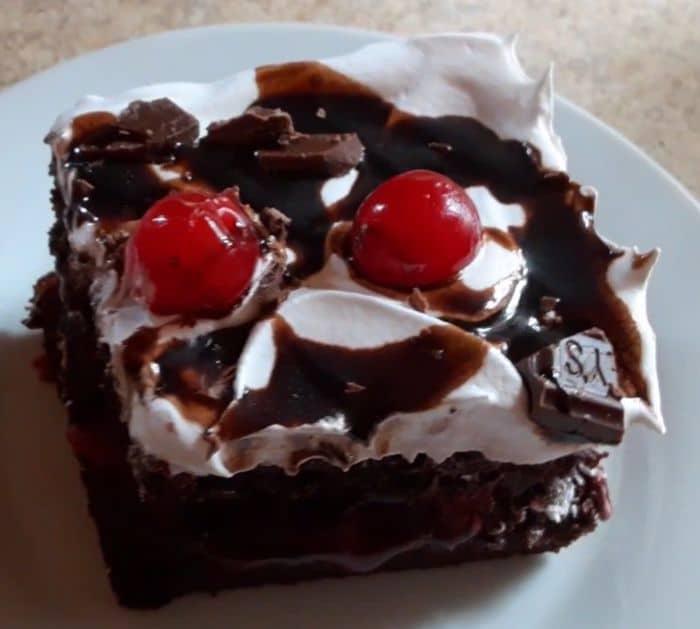 Easy Chocolate And Cherry Cake Recipe
