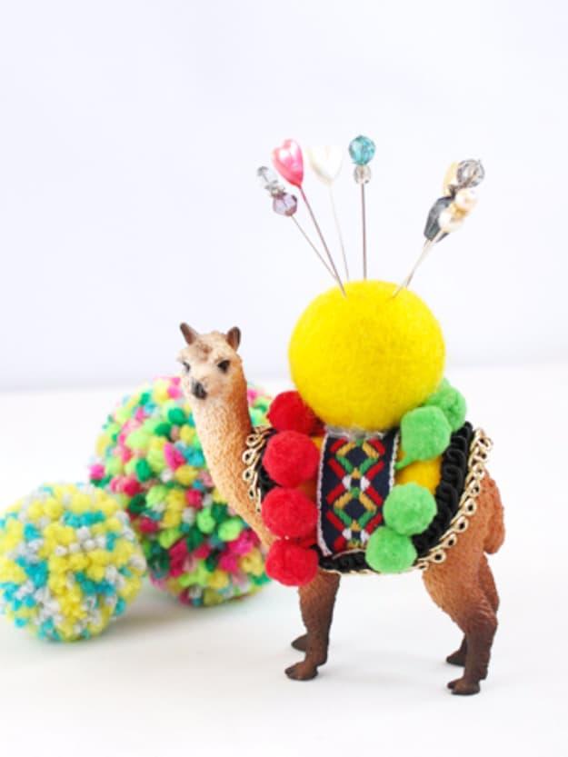 Plastic Animal Pin Cushion, quick enough to finish before nap time and a project worth saving for a free weekend